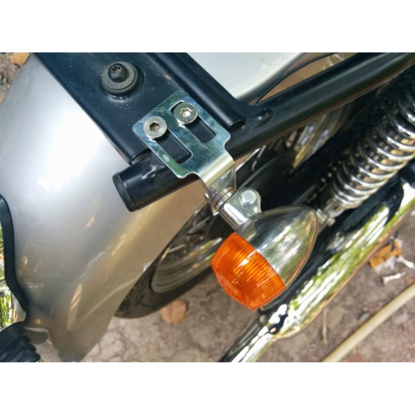 Motone Motone turn signal brackets, under seat mount. Polished - Image 2