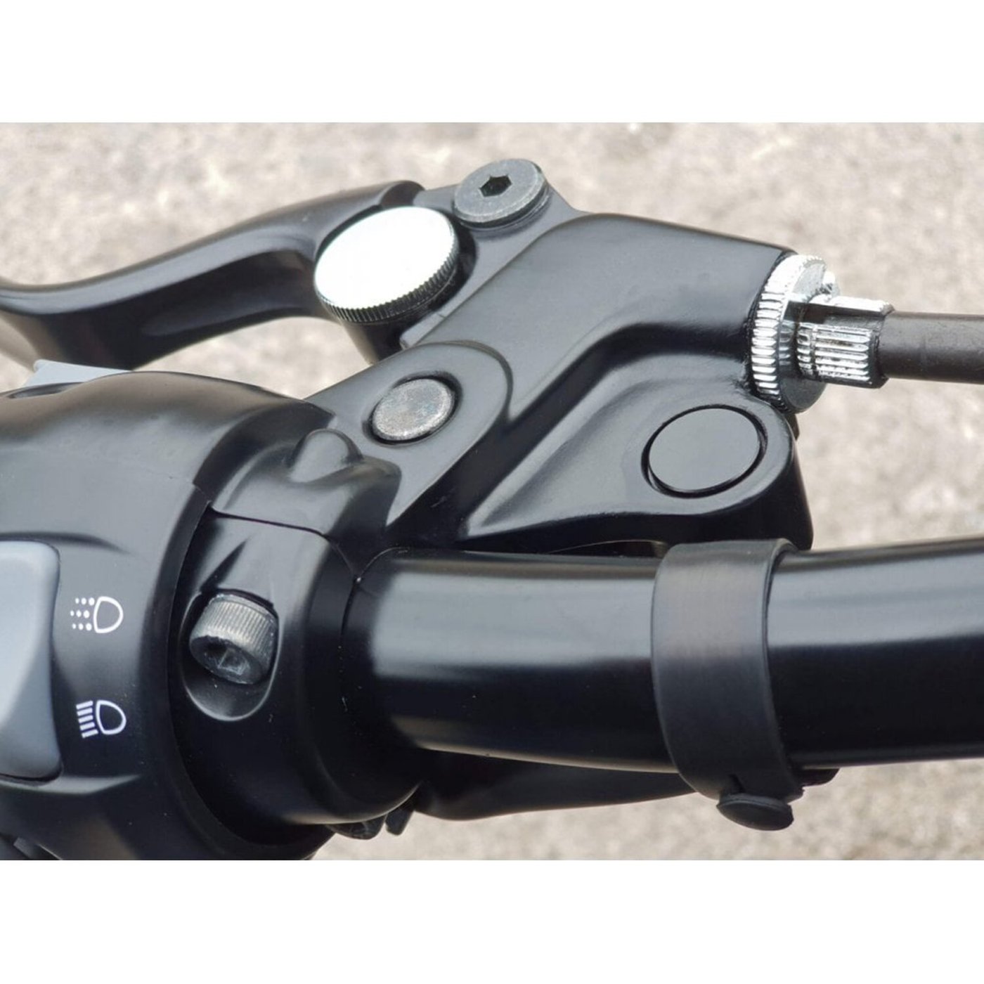 Motone Motone, mirror delete plugs, 1" h/b. Black - Image 2