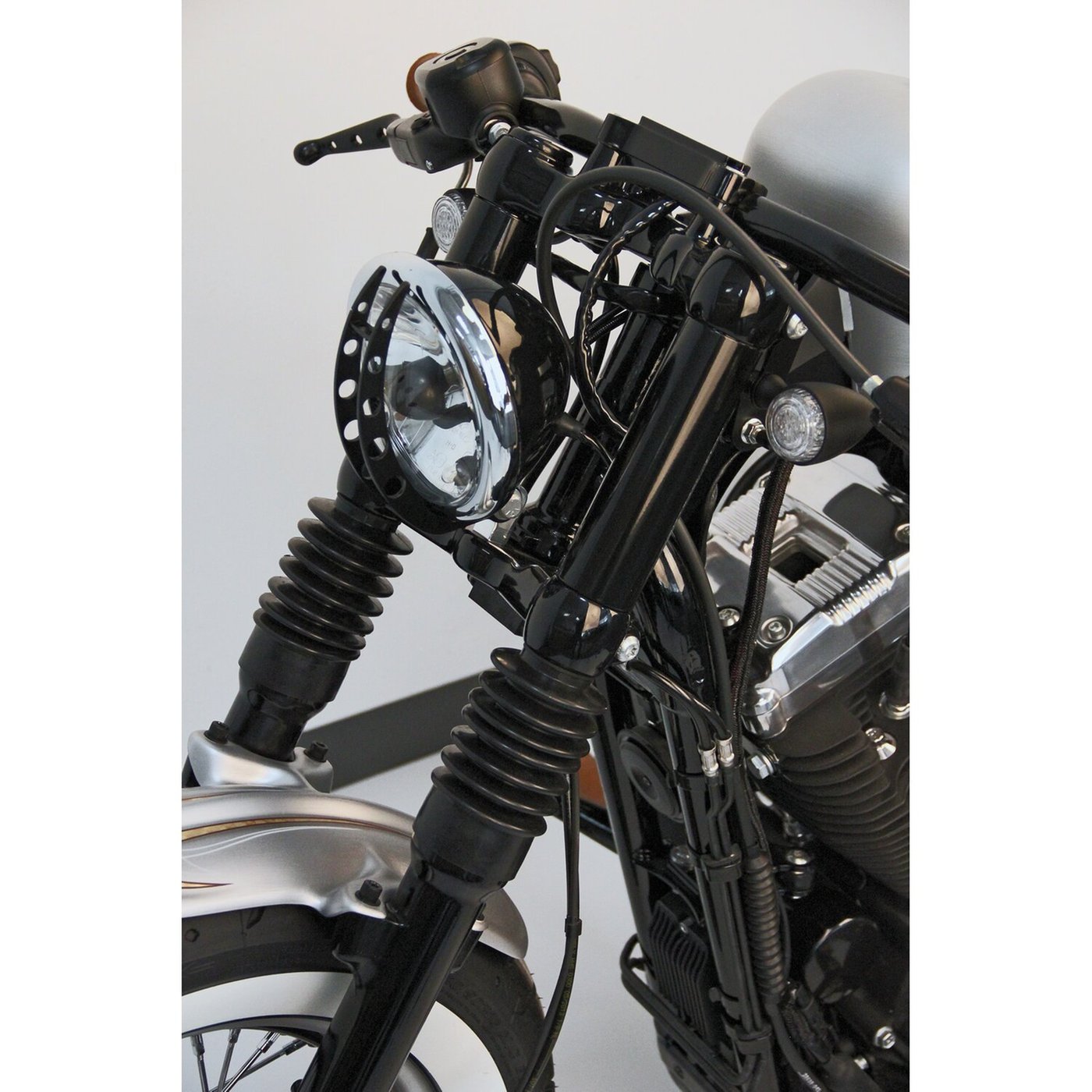 Cult-Werk Cult-Werk, 2-piece upper fork cover kit. Gloss black - Image 2