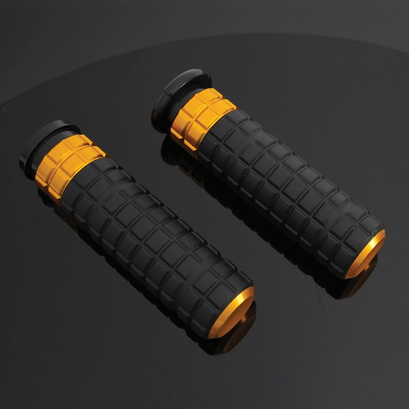 Arlen Ness Arlen Ness, Speedliner handlebar grip set. Gold - Image 2