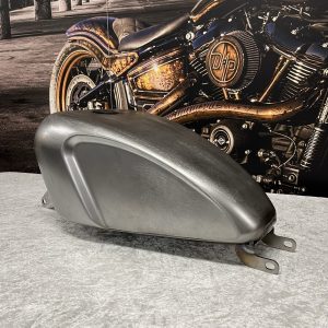 Danish Motorcycle Parts DMP, Legacy gas tank for M8 Softail